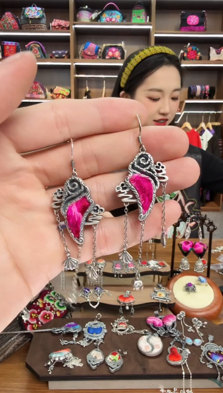 【闪购商品】织绣120蒙阿苏苗绣传承