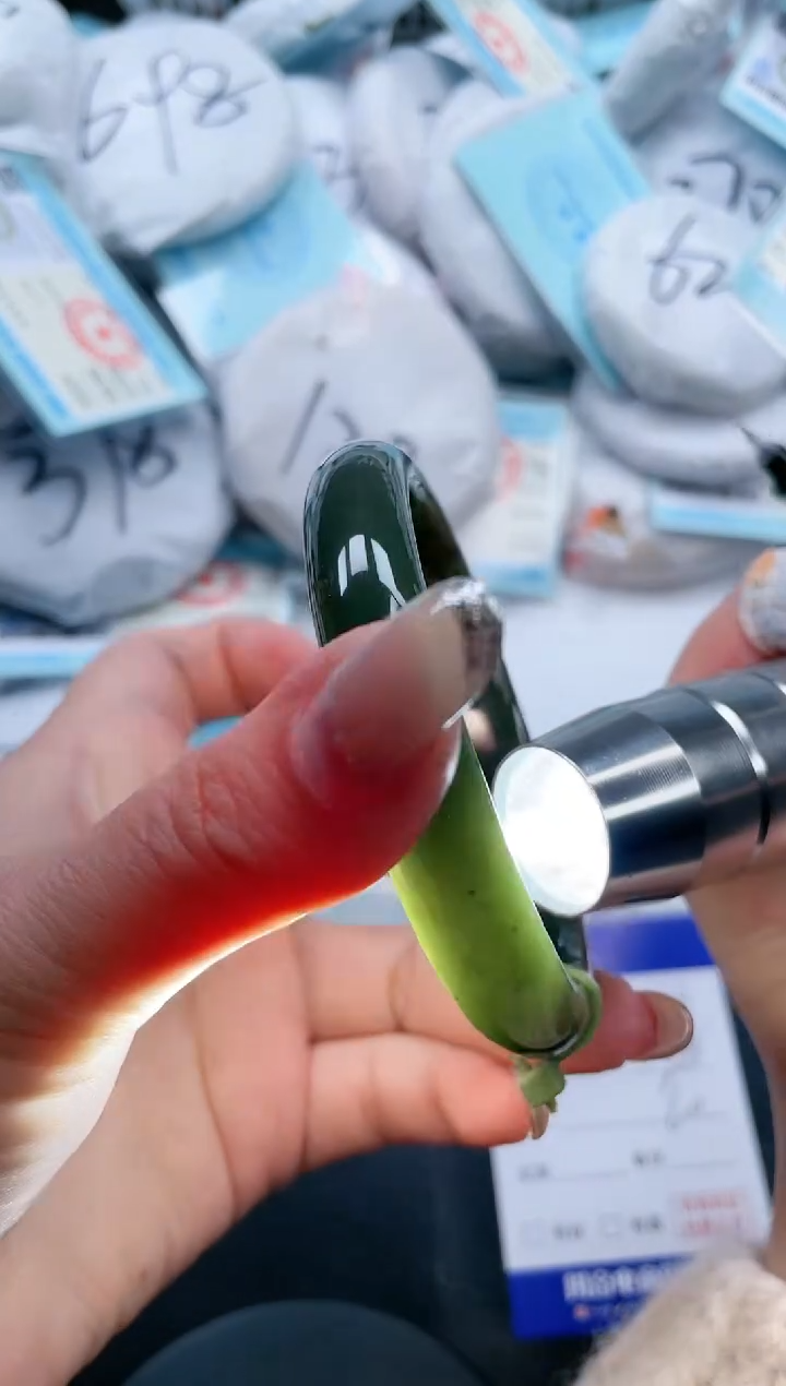 【闪购商品】和田玉手镯未镶嵌16V333-60