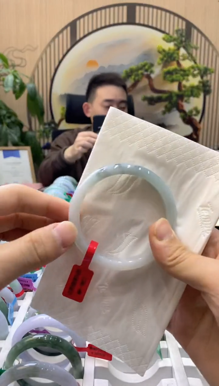 【闪购商品】翡翠手镯未镶嵌000010337