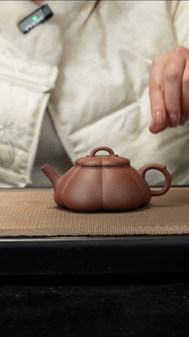 紫砂茶盏底槽清筋纹石瓢190CC微瑕