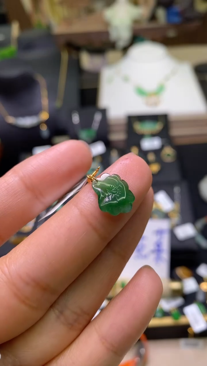 【闪购商品】翡翠颈饰18K金镶嵌净货16144