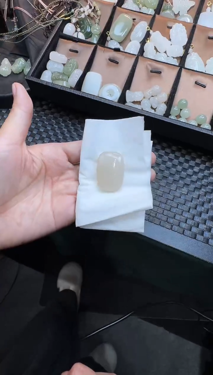 【闪购商品】和田玉颈饰未镶嵌藕粉无事牌