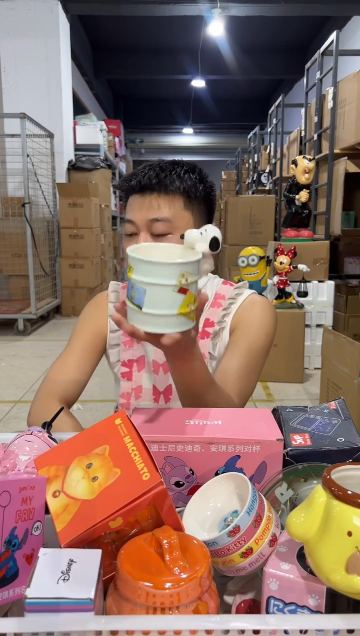 瓷片史努比油桶笔筒