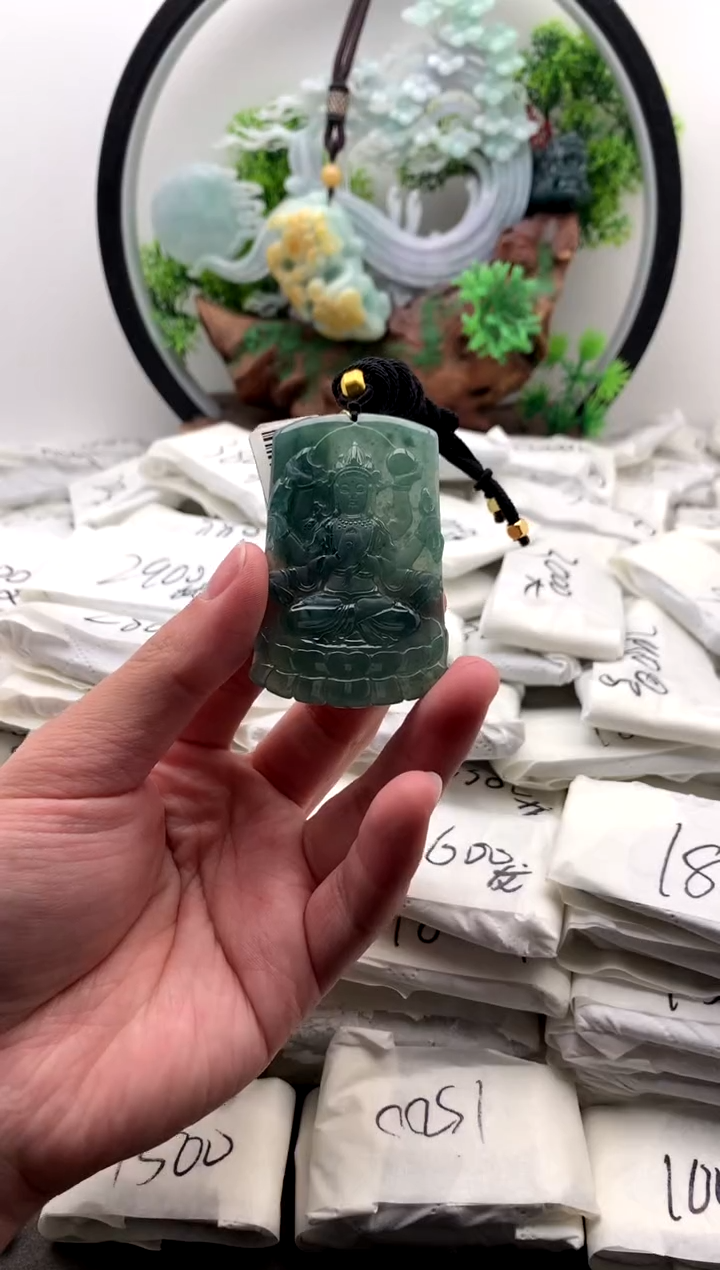 【闪购商品】翡翠颈饰未镶嵌千手观音