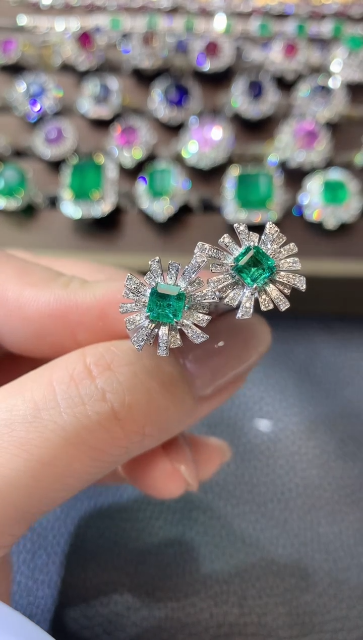 【闪购商品】祖母绿耳饰18K金镶嵌D43