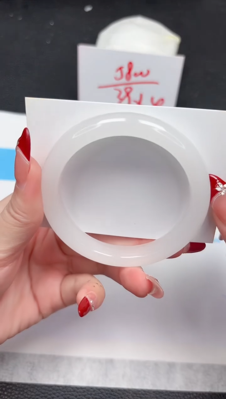 【闪购商品】石英质玉手镯未镶嵌113-58.4