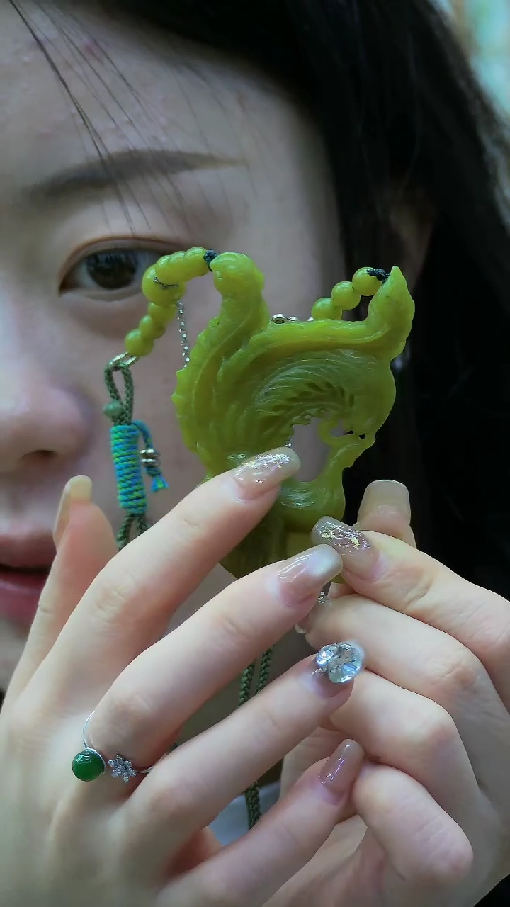【闪购商品】蛇纹石玉孔雀未镶嵌挂件