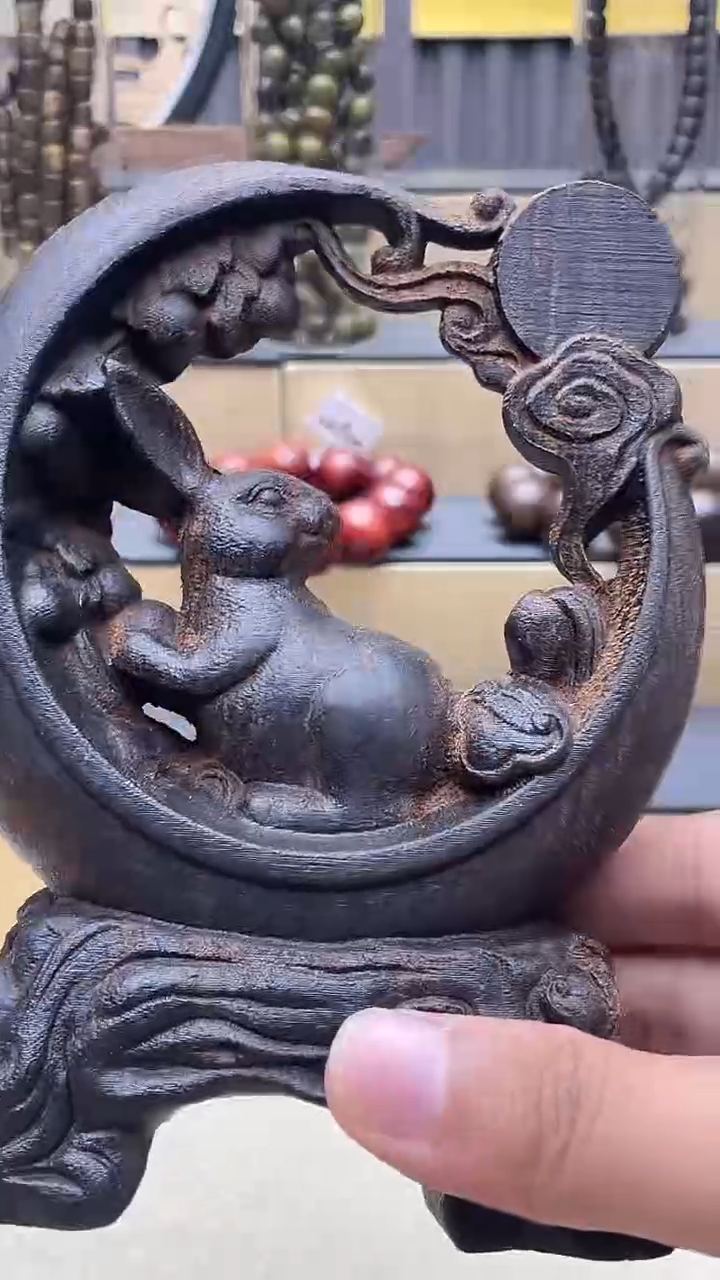 沉香碎屑沉香木      玉兔摆件