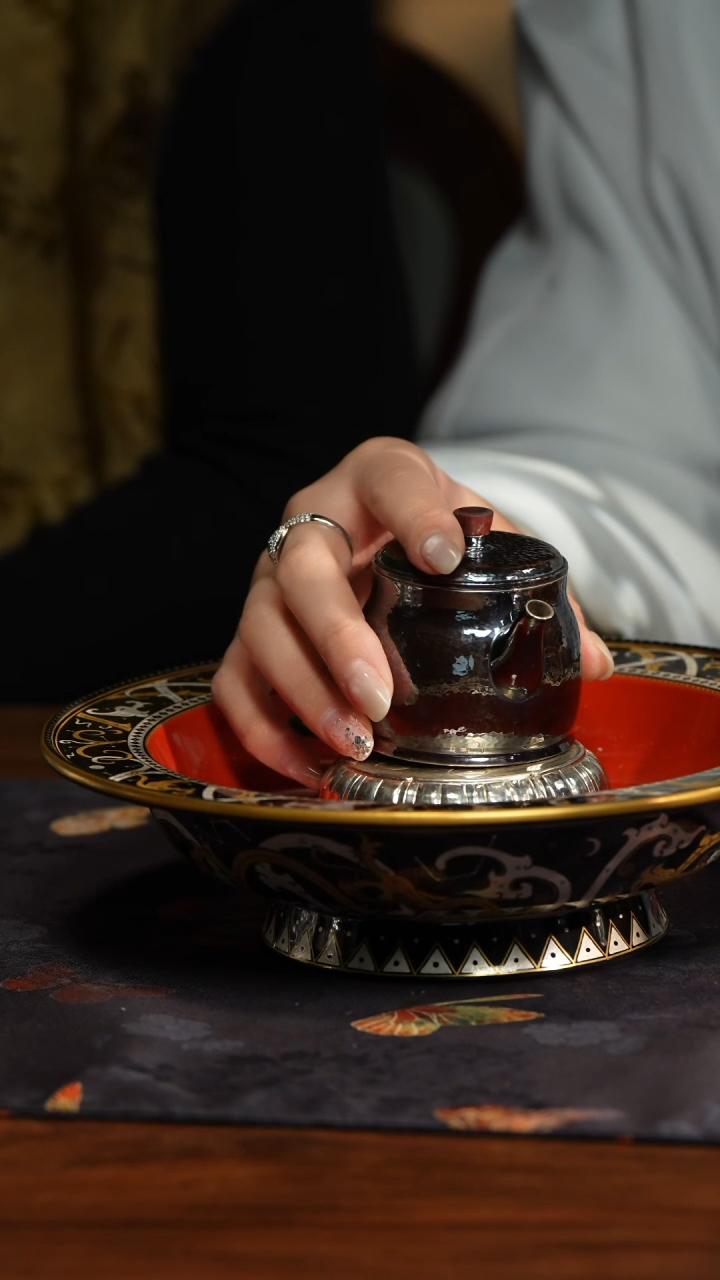 【闪购商品】D呆坐银壶撰玉D呆坐银壶撰玉