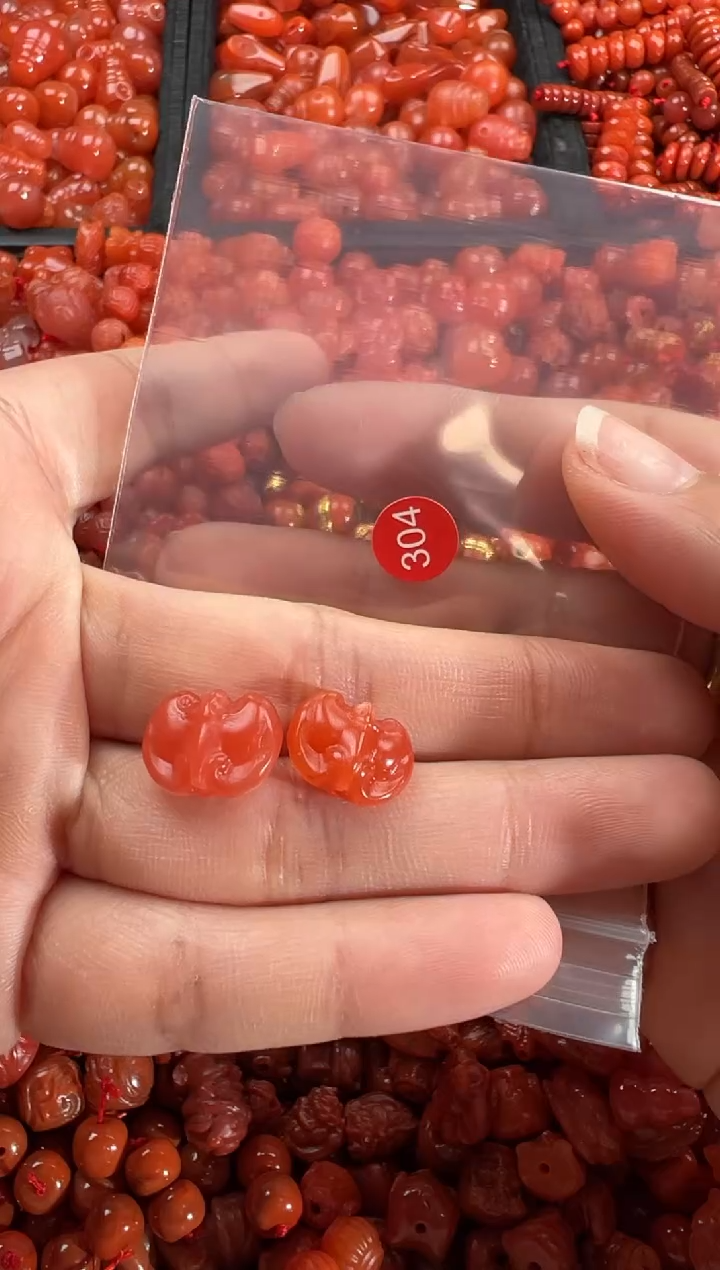 【闪购商品】南红玛瑙颈饰未镶嵌1