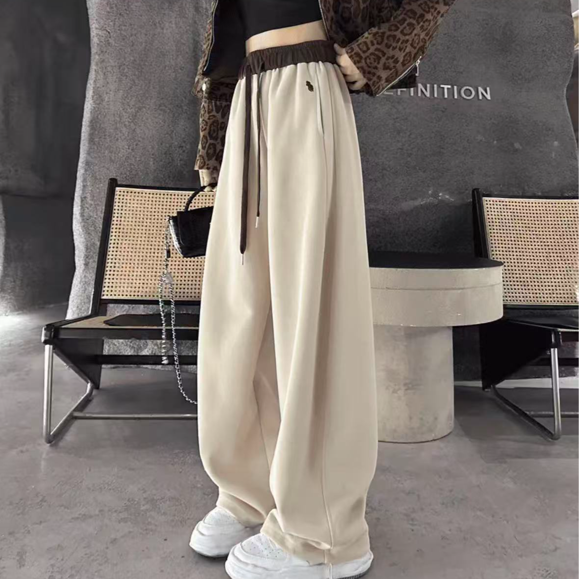 【欣欣专属】2025韩版网红秋冬加绒休闲卫裤刺绣保暖长高腰阔腿裤