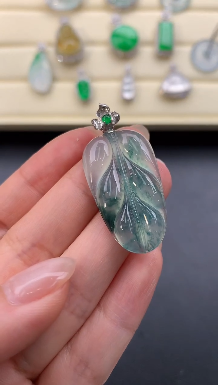 【闪购商品】翡翠颈饰18K金镶嵌X143      