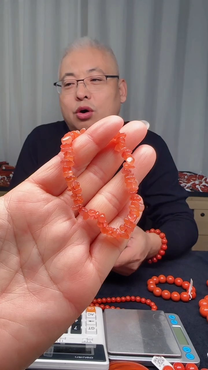 未镶嵌多样性发一件南红玛瑙随型手串