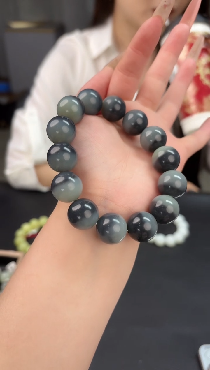 未镶嵌手串和田玉董小姐推荐 多样性发货 拍一发一qh16