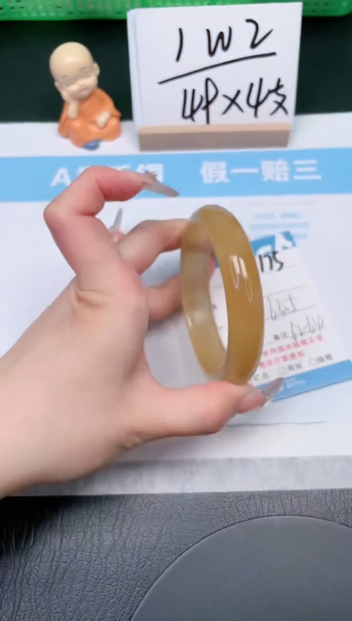 【闪购商品】石英质玉手镯未镶嵌175-63.5