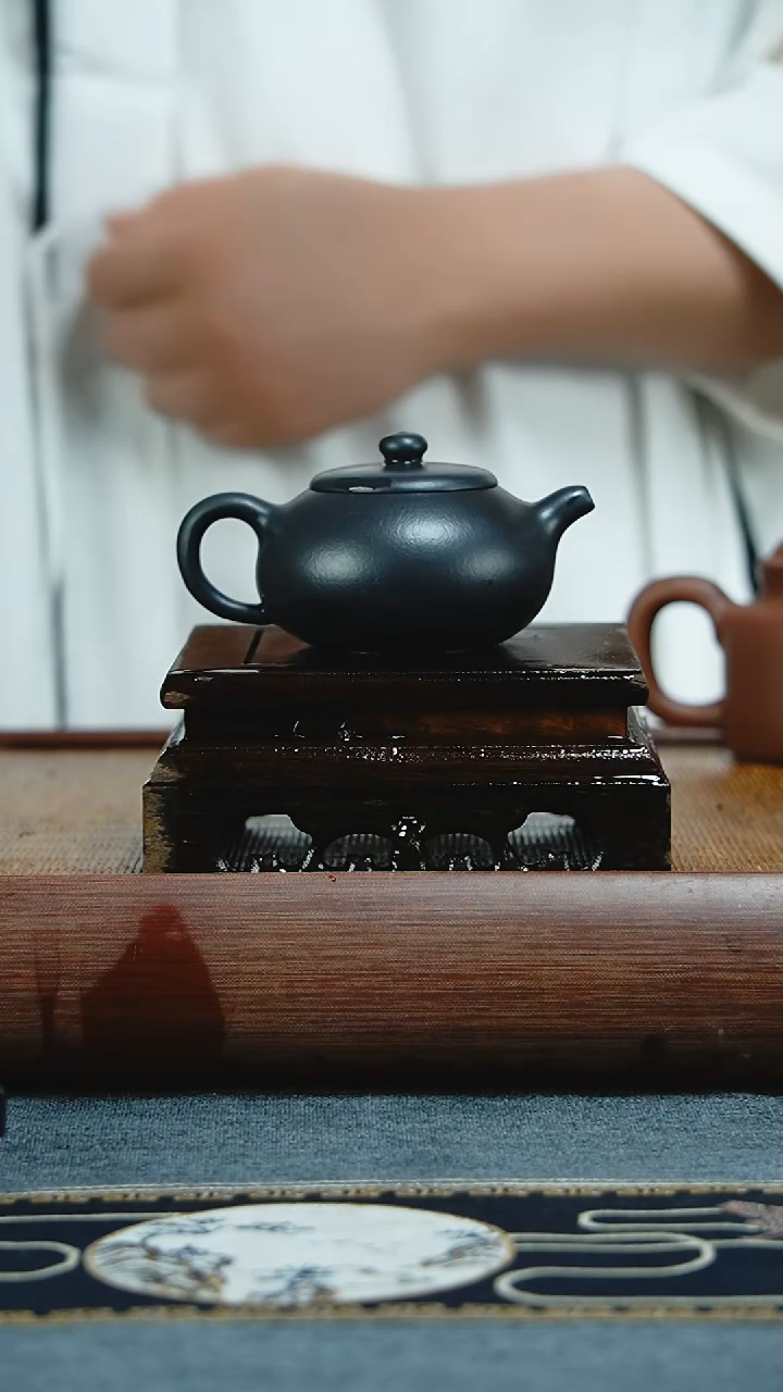 茶壶紫砂扁玉100c'c   
