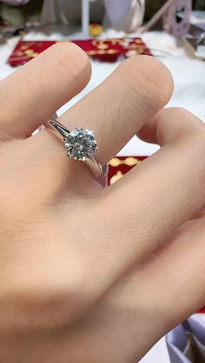 【闪购商品】钻石戒指/指环18K金镶嵌六爪一克拉钻戒12#18#