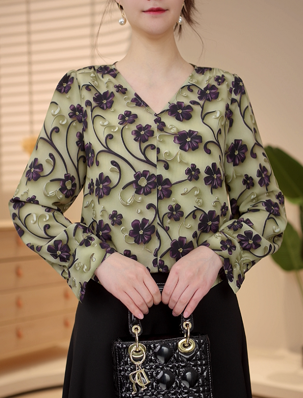 【ZW】2025年春季新款V领时尚异化宽松显瘦洋气上衣