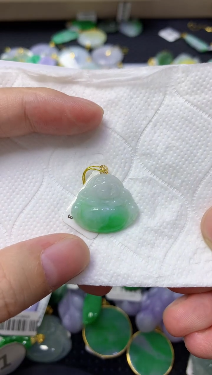 颈饰18K金镶嵌翡翠天然缅甸翡翠A货