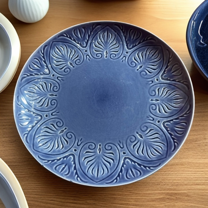 422 微瑕品10.5英寸复古蓝色浮雕日式陶瓷大盘