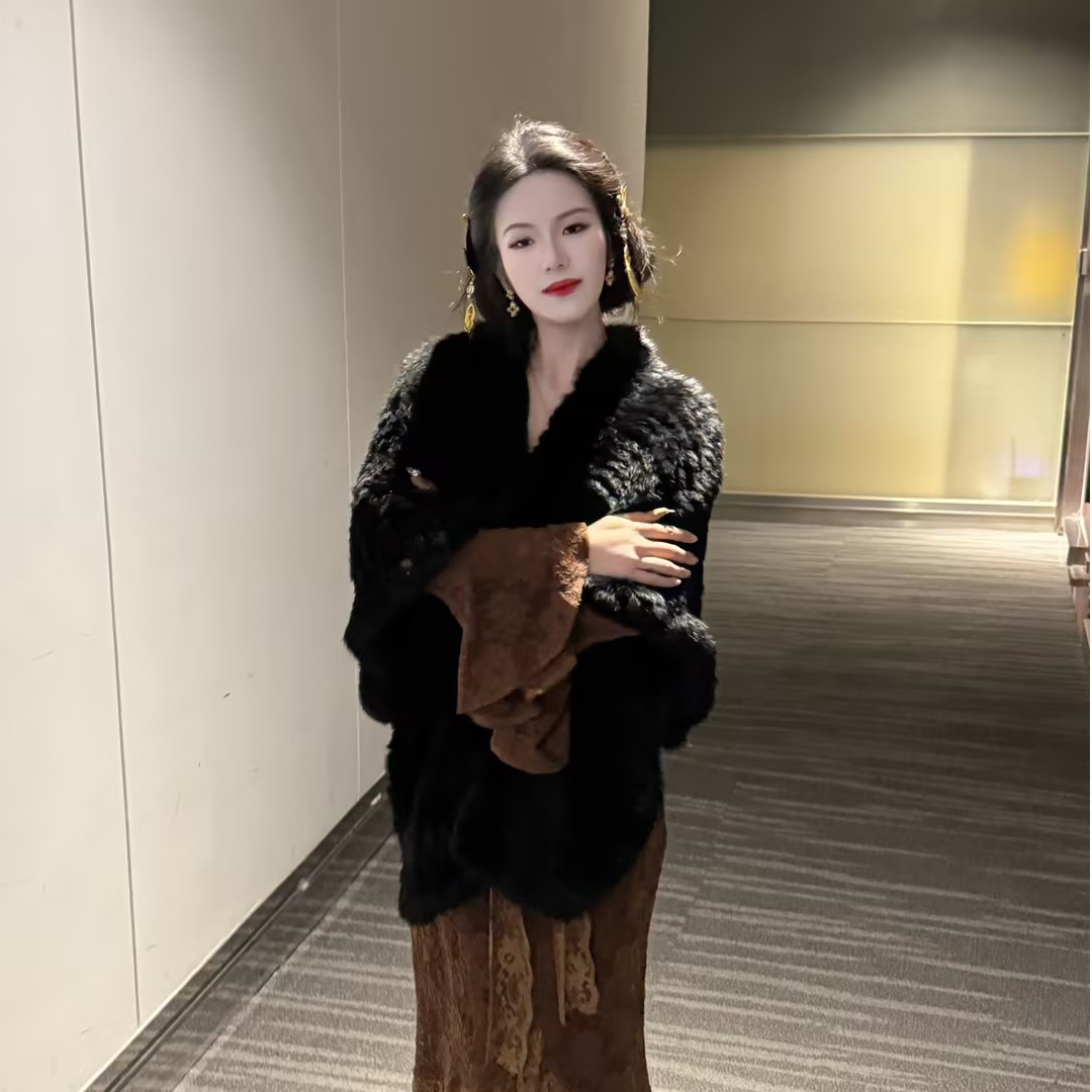LHMknk1画报夫人高级编制兔毛皮草披肩外套新款 黑色兔毛披肩外套