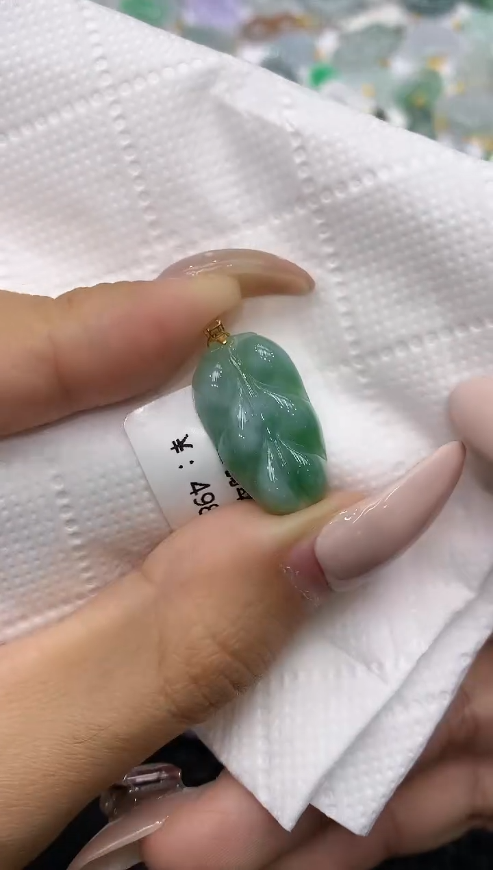 颈饰18K金镶嵌翡翠111111111111