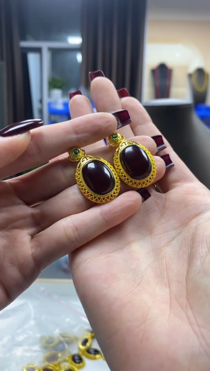 血珀吊坠(赠链)未镶嵌血珀吊坠 多样性发一