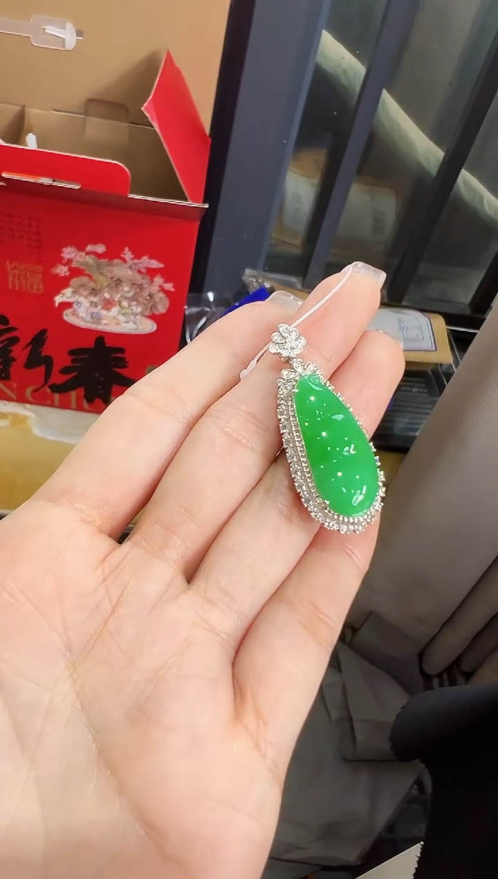 【闪购商品】翡翠颈饰18K金镶嵌DFZ0202-210