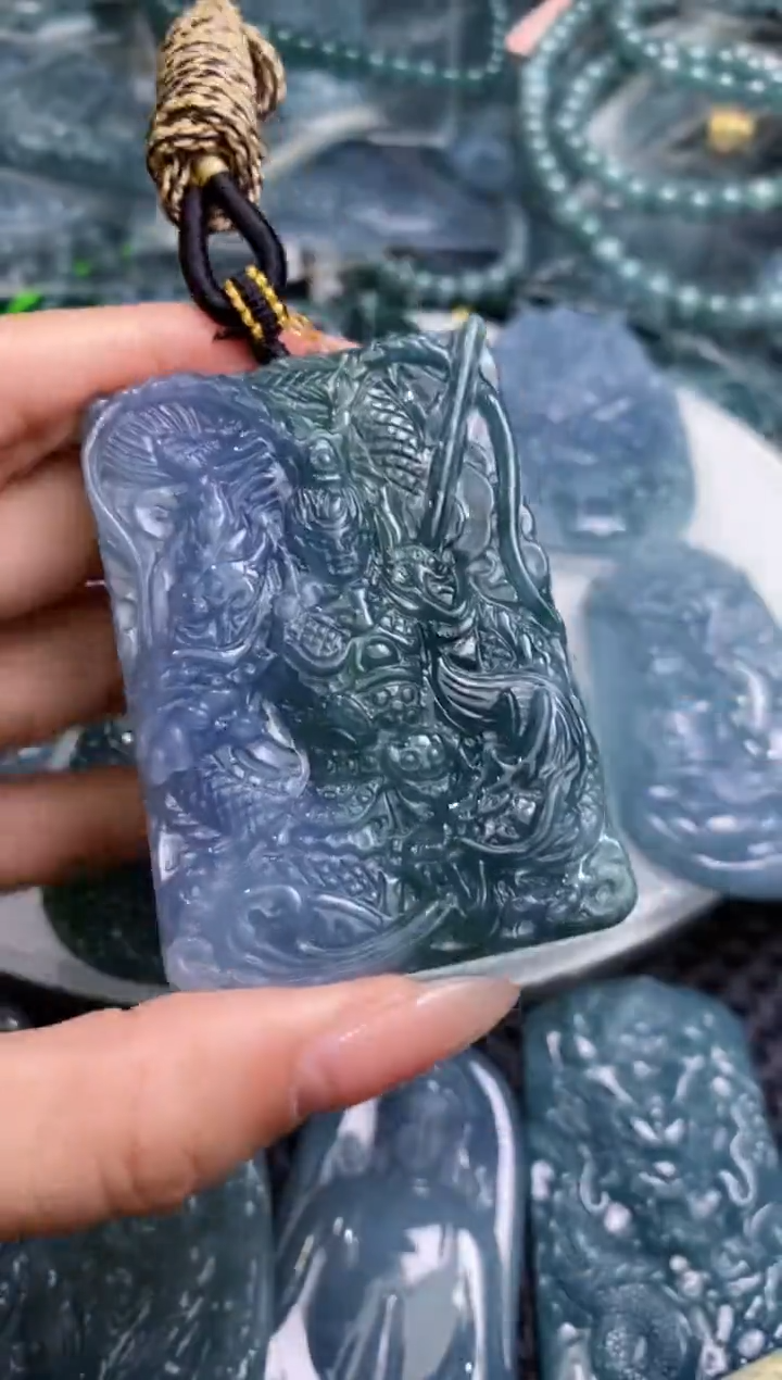 【闪购商品】翡翠颈饰未镶嵌           