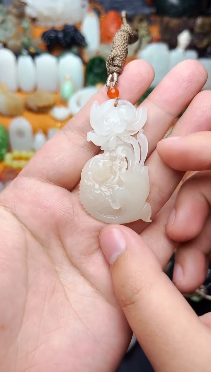 【闪购商品】和田玉颈饰未镶嵌荷花01