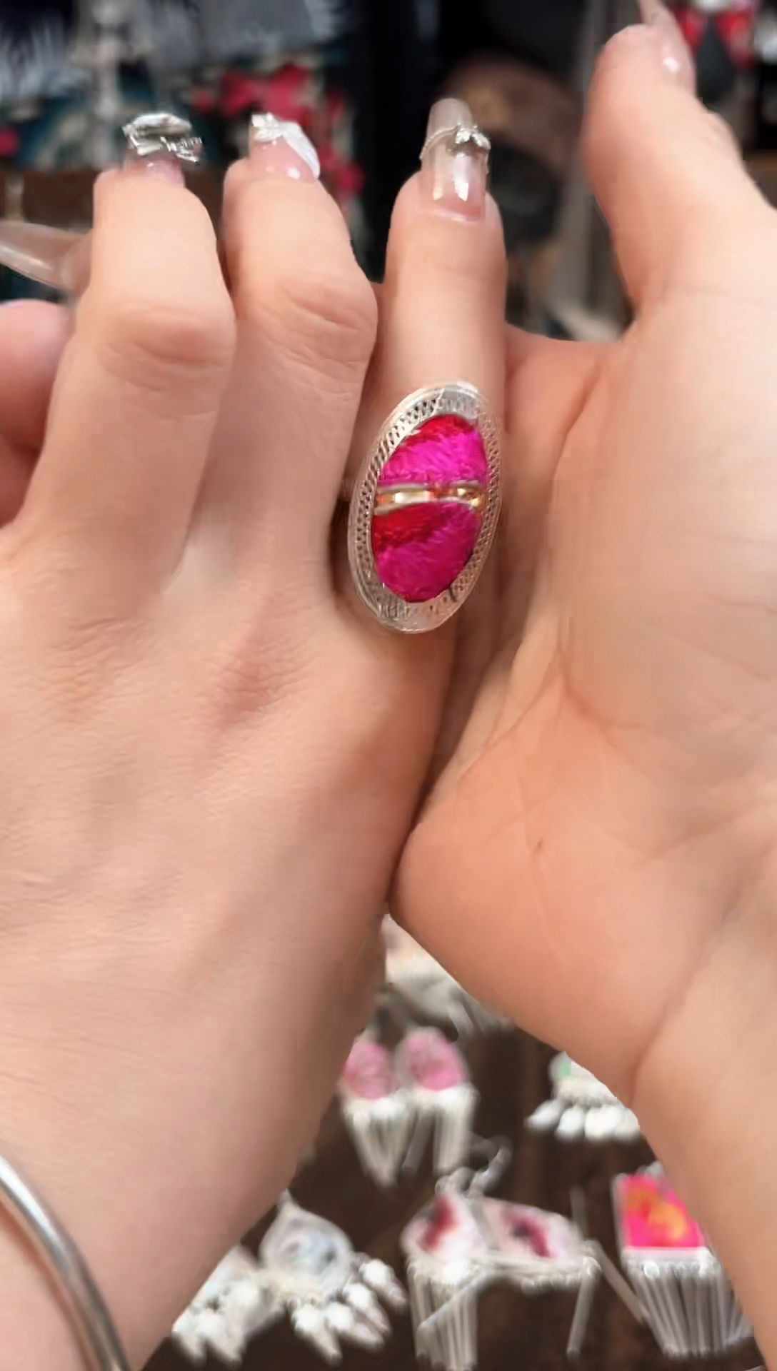 织绣非遗彩云南阁老绣饰品166