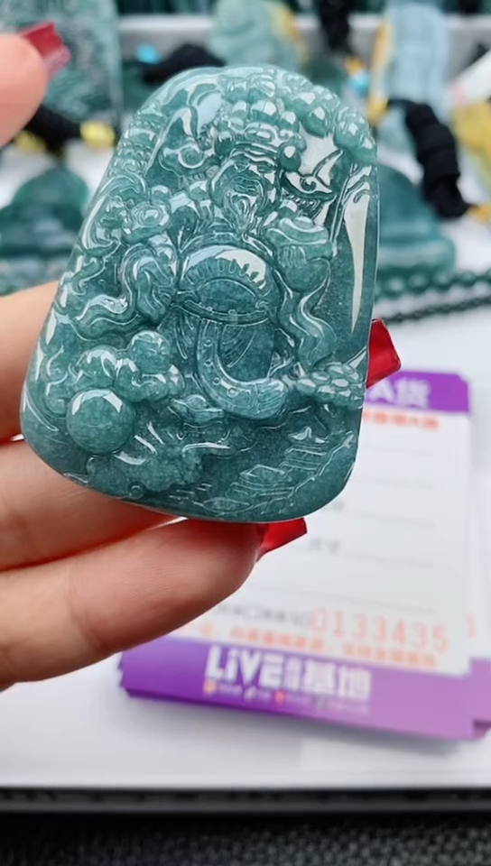 【闪购商品】翡翠颈饰未镶嵌          