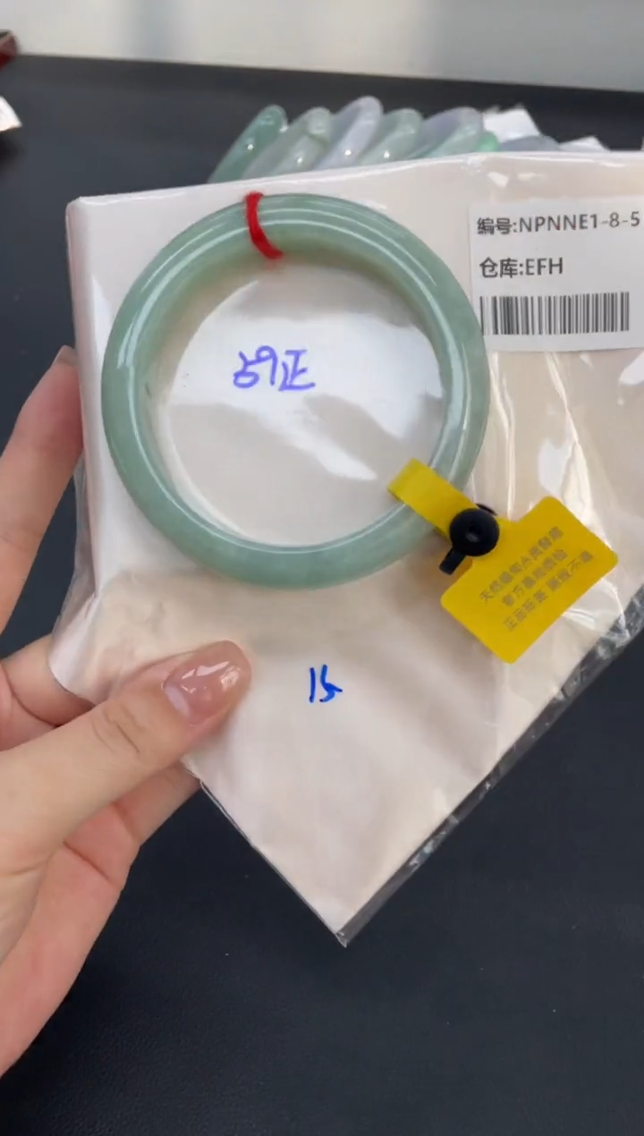 未镶嵌手镯翡翠翡翠手镯