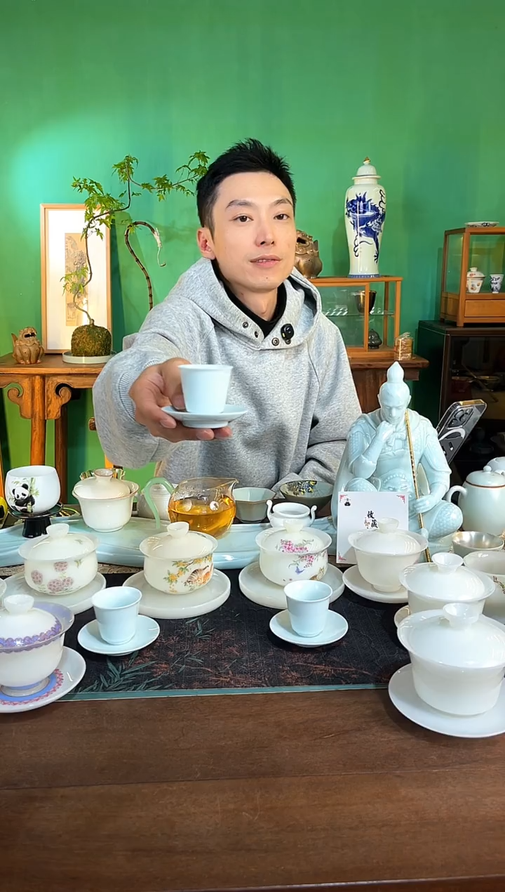 m***刘工厂直播间，青白瓷6杯6碟