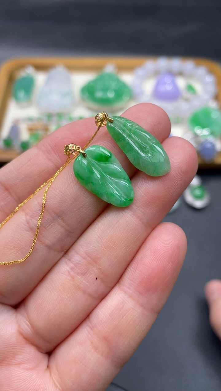 【闪购商品】翡翠耳饰18K金镶嵌81........