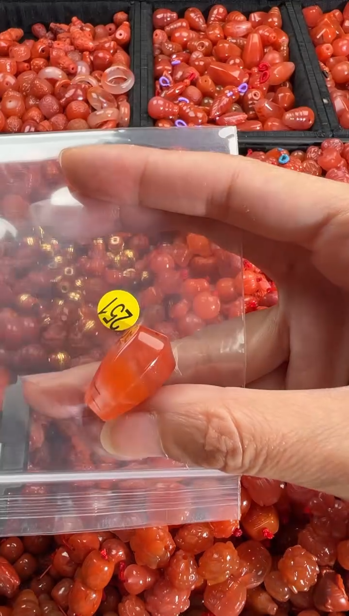 【闪购商品】南红玛瑙颈饰未镶嵌1