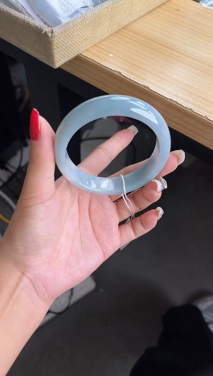 未镶嵌手镯翡翠手镯