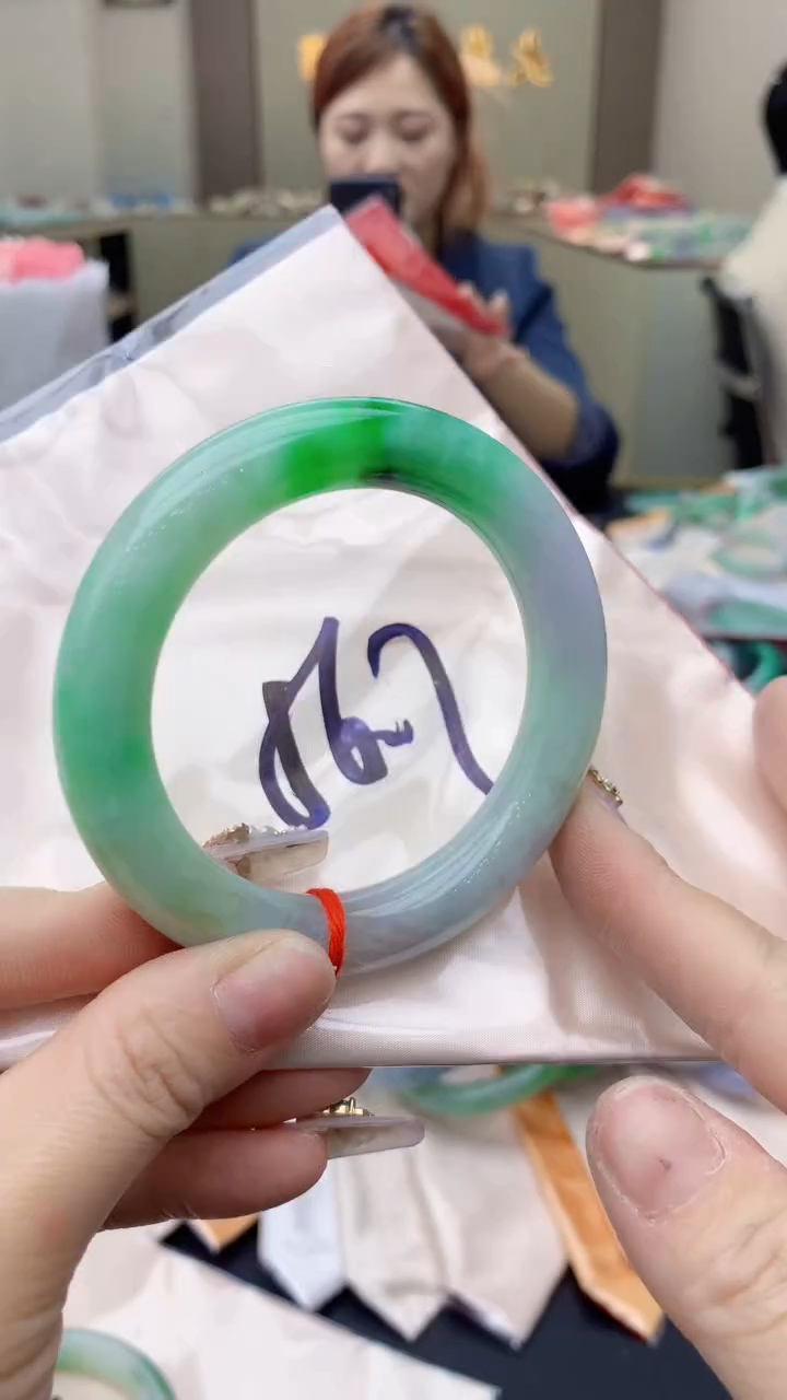 【闪购商品】翡翠手镯未镶嵌0280478138