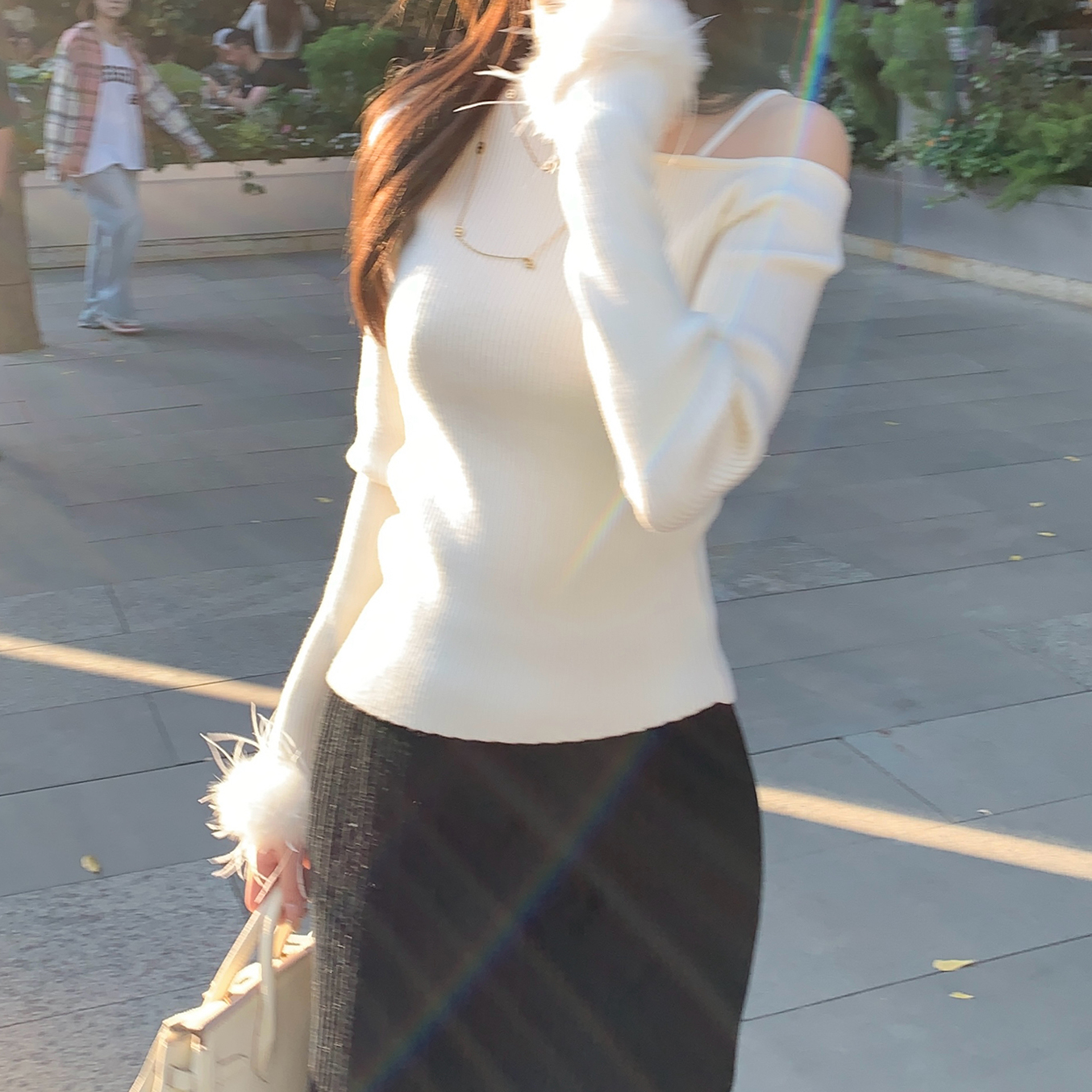 【OYANXI！清清！】秋冬斜肩设计感袖口毛毛拼接上衣258M037