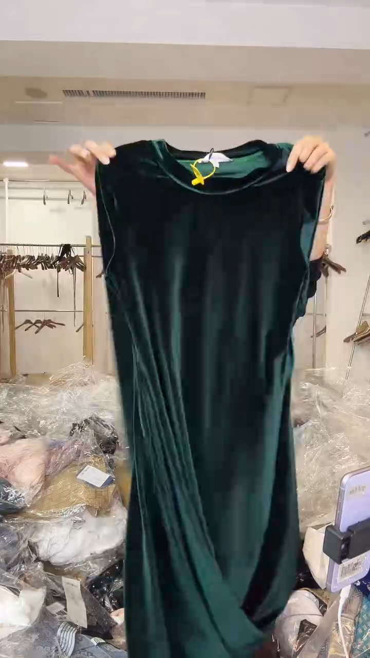 丝绒裙       XL码      120-130斤