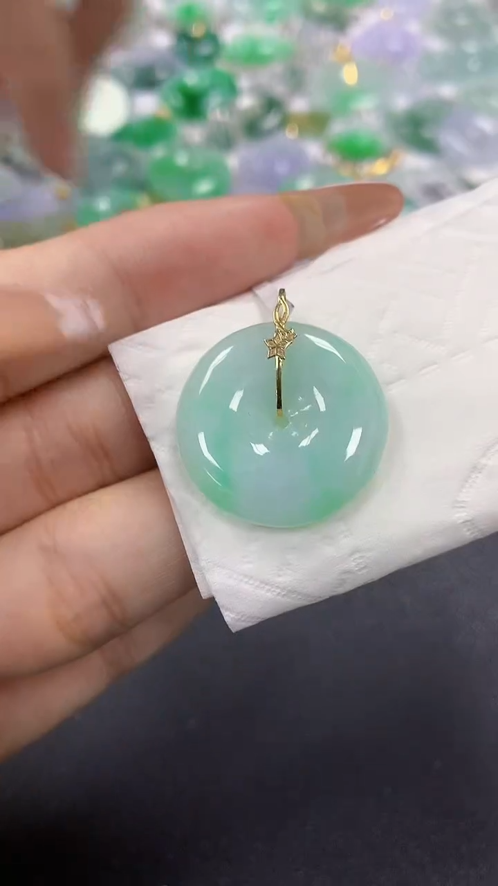 颈饰18K金镶嵌翡翠a货假一赔三支持复检百元上9元证书费自理