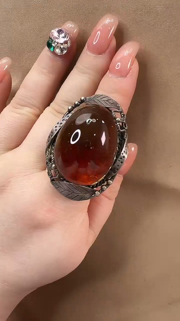 琥珀颈饰未镶嵌戒指