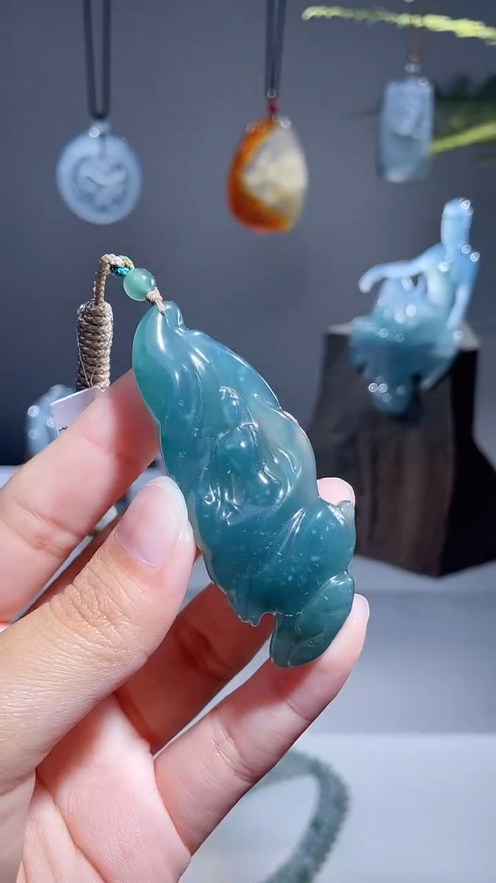 颈饰未镶嵌翡翠悟道