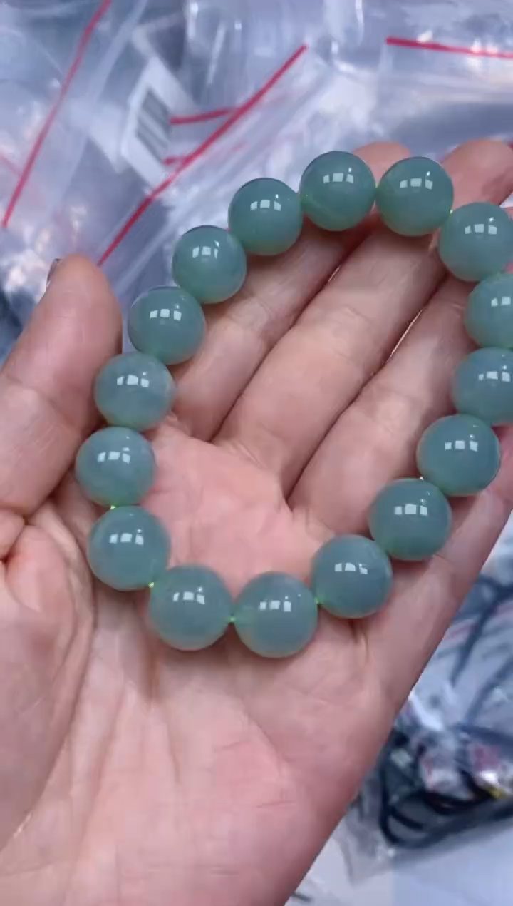 颈饰未镶嵌翡翠手串