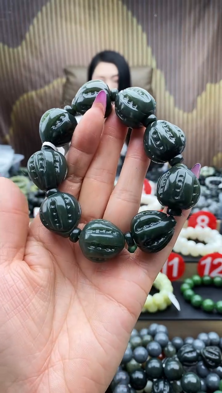 未镶嵌手串和田玉油青核桃手串