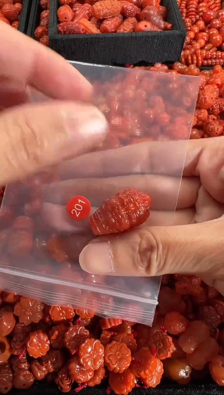 【闪购商品】南红玛瑙颈饰未镶嵌1