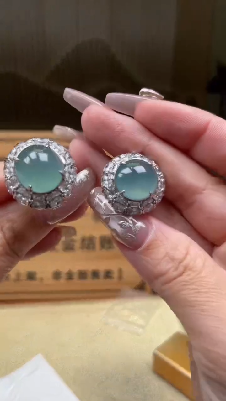 【闪购商品】翡翠颈饰未镶嵌多样性发货 (只发一件) *A88