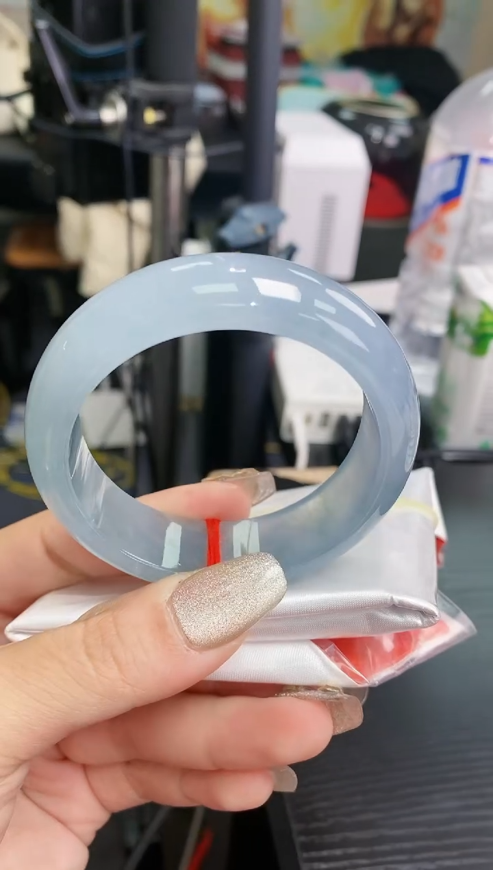 【闪购商品】翡翠手镯未镶嵌          轮胎