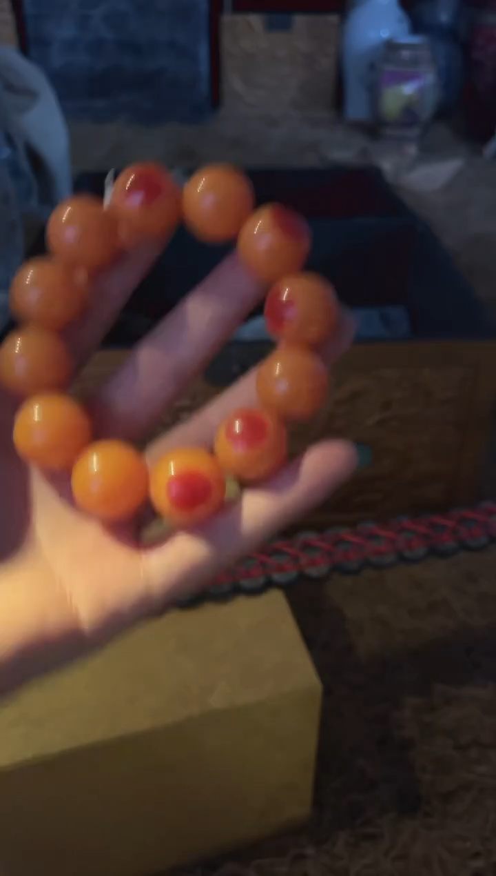 【闪购商品】【闪购商品】一点红手串