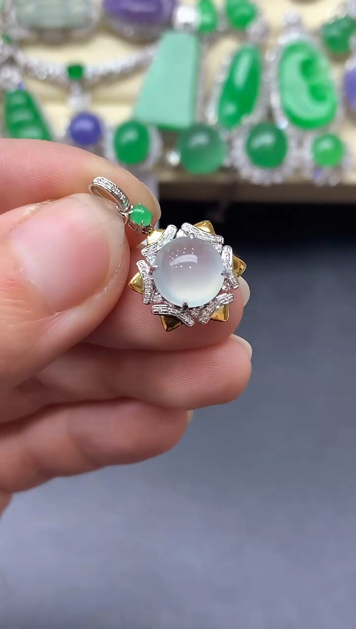 颈饰18K金镶嵌翡翠221-中国好珍宝